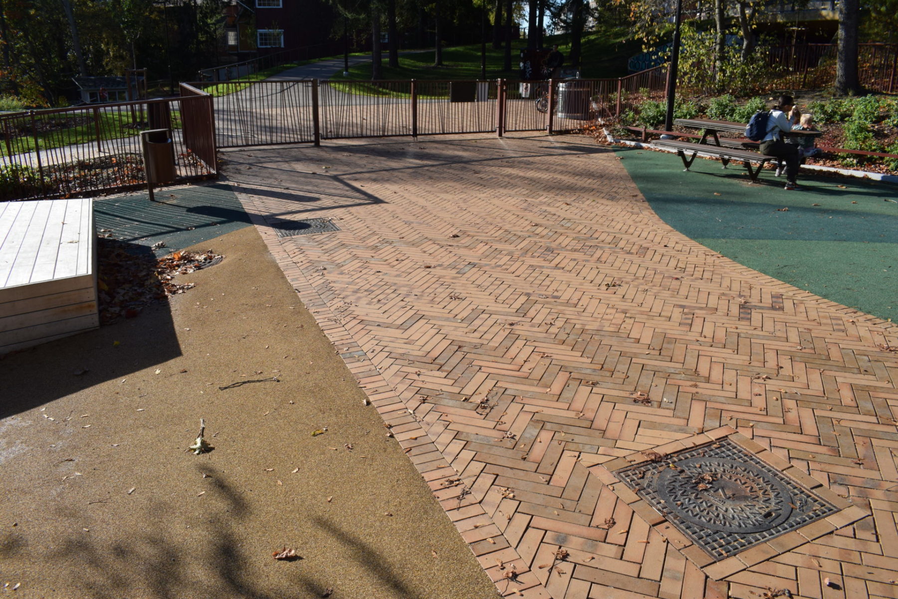 Solera-maatiilet Åvikin puistossa, Vantaalla